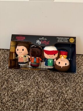 2020 stranger things itty bitty collectors set + eleven itty bitty